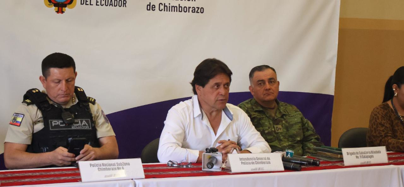 Gobernación de chimborazo articula acciones interinstitucionales y garantiza la seguridad durante el feriado